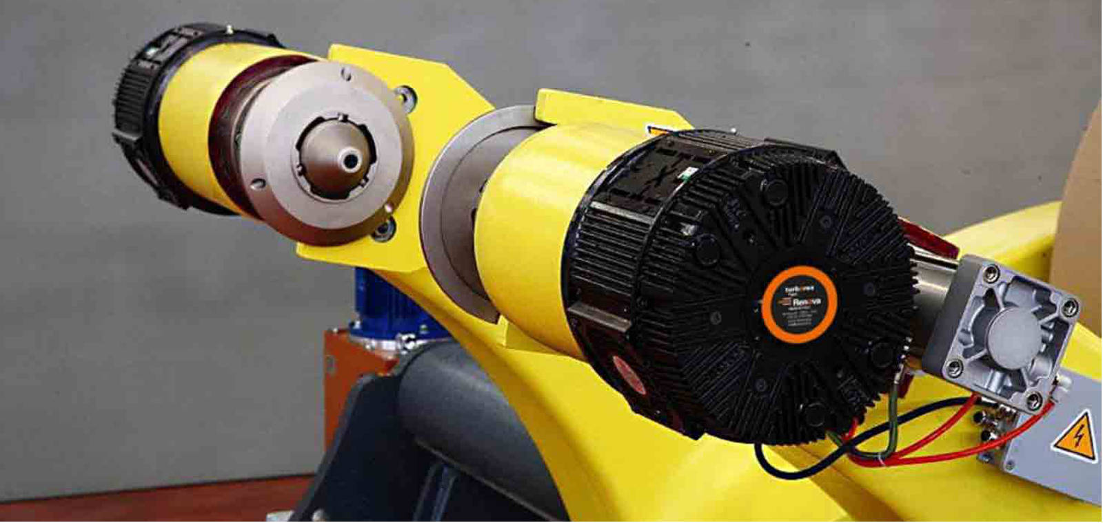 Mill roll stand – comparing ejection systems