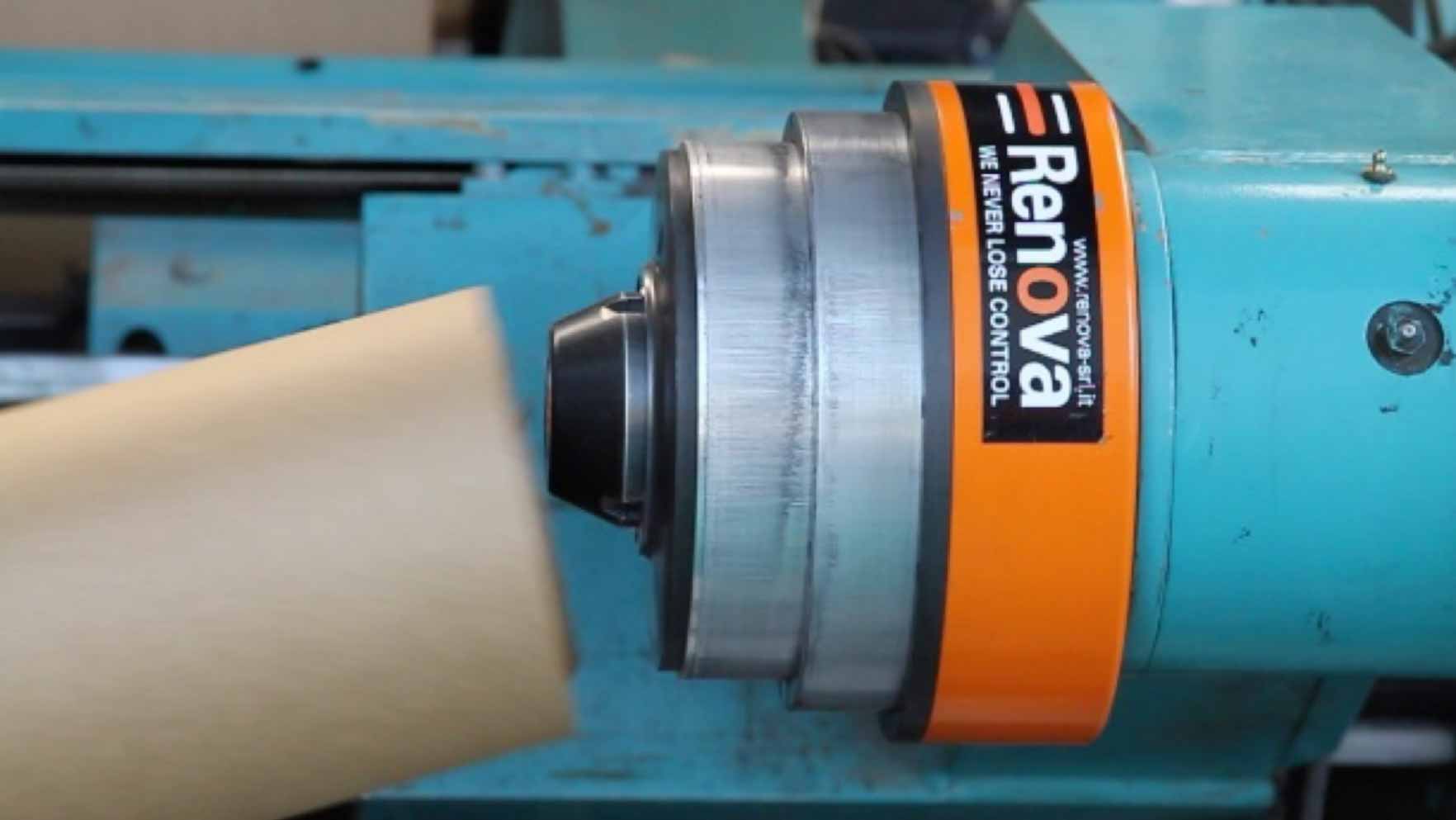 Mill roll stand – comparing ejection systems