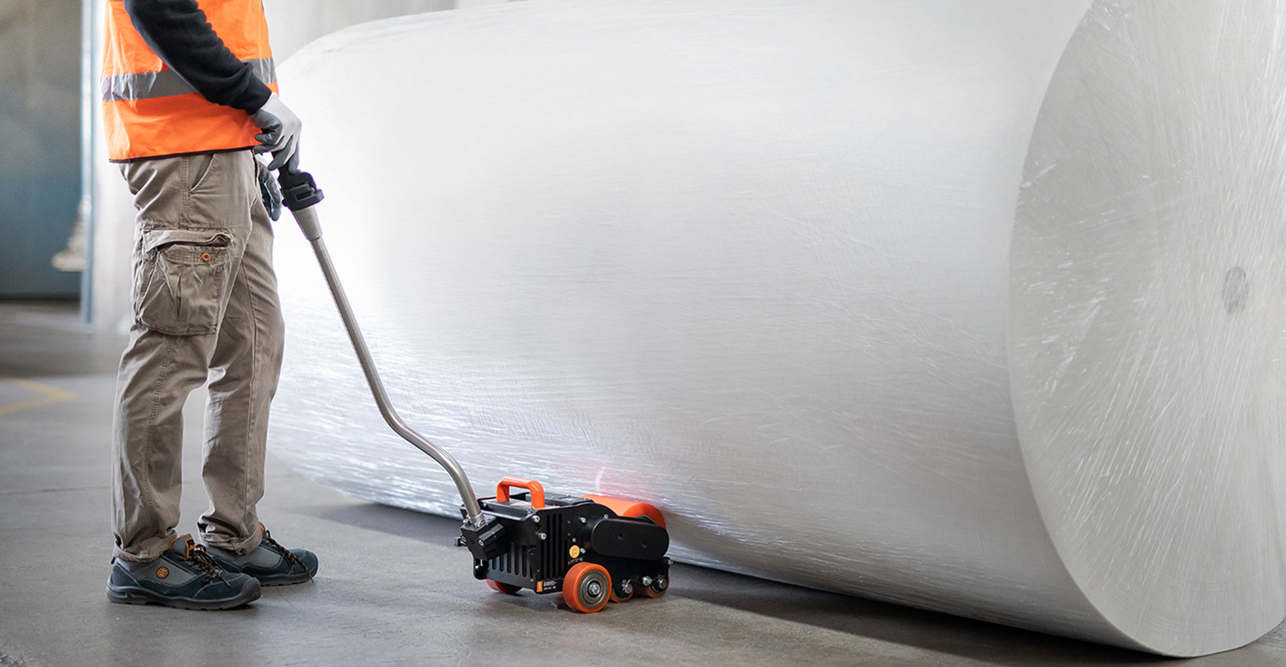 Moviroll roll pusher tissue